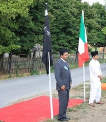 bandiera italiana e simbolo islamico a SAN P.IN CASALE.jpg